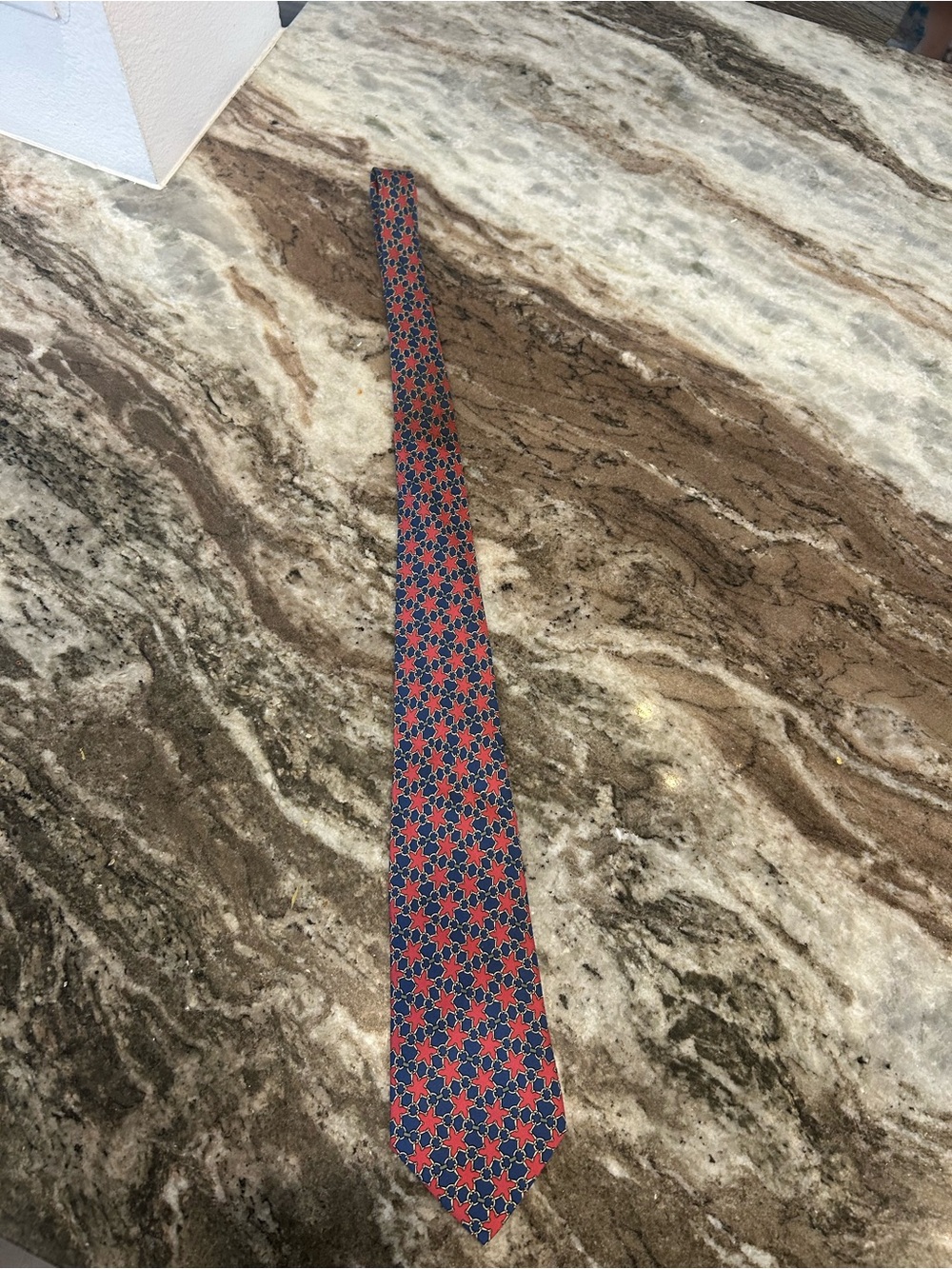 Hermes Navy and Red Geometric Star Motif Silk Tie style 7522 ia tag loose